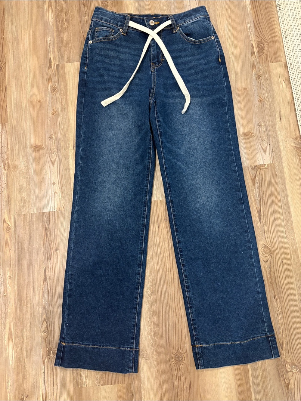 Wide-Leg Dark Blue Women's Jeans with Drawstring Waist
